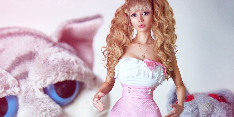 Conheça toda a história de Valeria Lukyanova, a 1ª Barbie humana