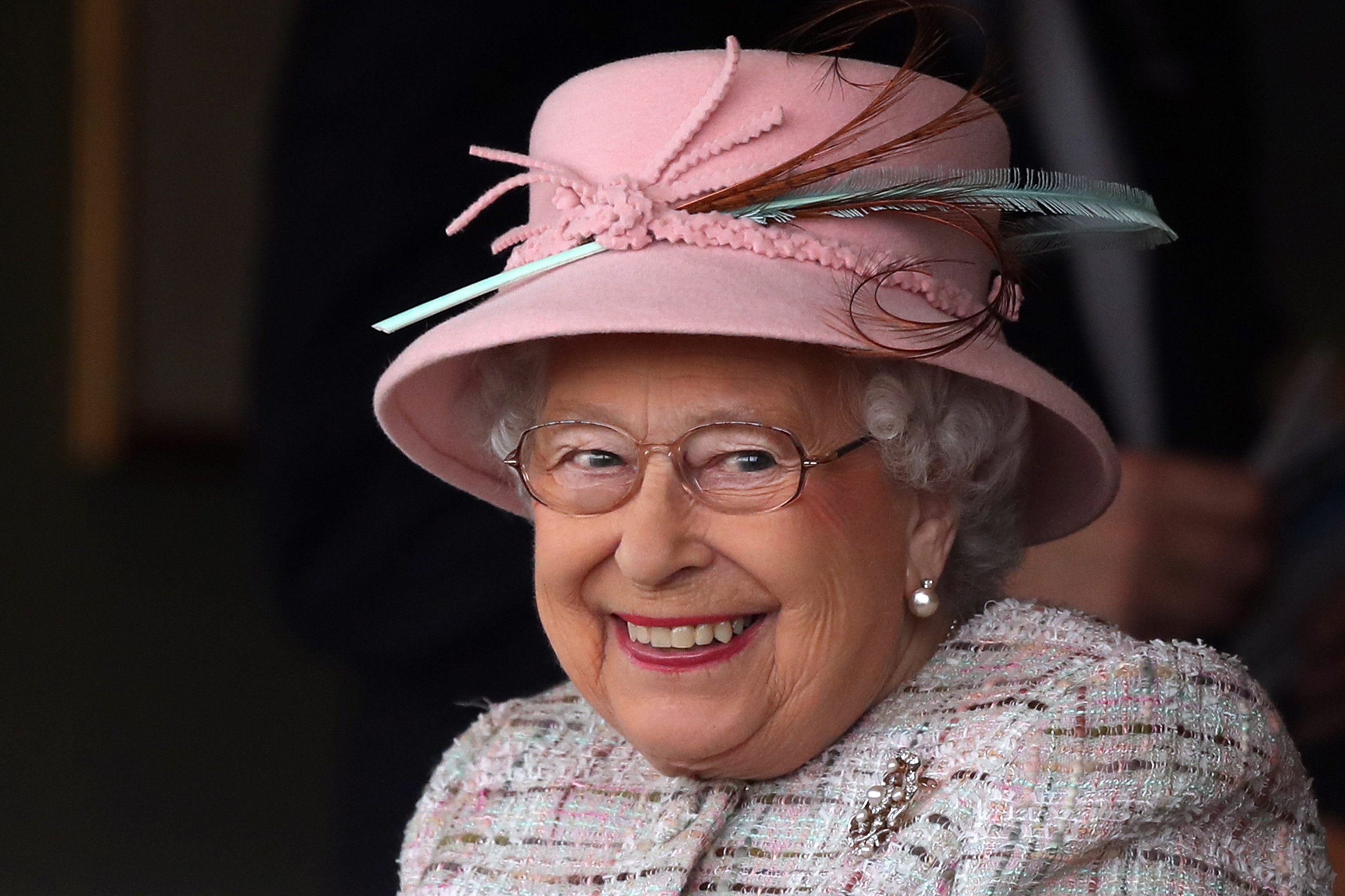 13 fotos raras da infância e juventude da Rainha Elizabeth II